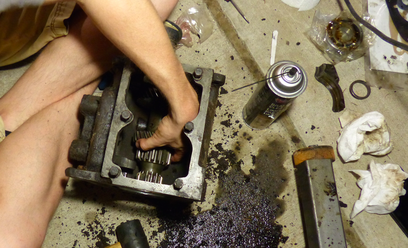 Illustration for article titled How I Completely Rebuilt My Jeep's Transmission In One Night For Less Than $100